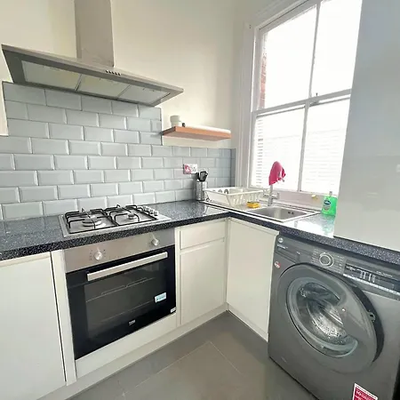 Comfortable 1-bedroom In The Heart Of * London