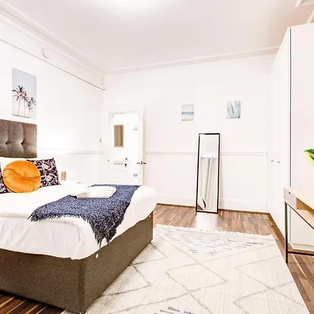 Beautiful Family Near Oxford Street Apartment *