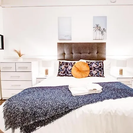 Beautiful Family Near Oxford Street * London