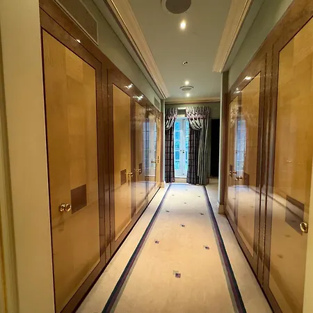 Guest house The Bishop London