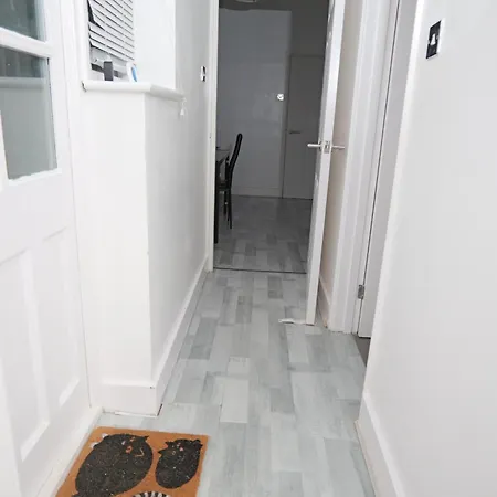 3 Br- King Size Bed, Netflix, Garden Free Parking Apartment *