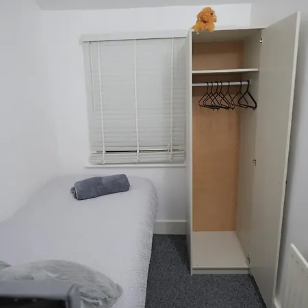 3 Br- King Size Bed, Netflix, Garden Free Parking *