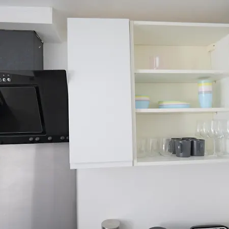 3 Br- King Size Bed, Netflix, Garden Free Parking Apartment *