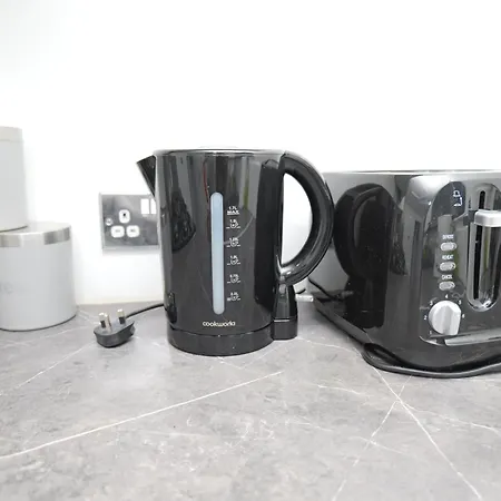 3 Br- King Size Bed, Netflix, Garden Free Parking *