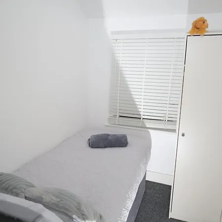 3 Br- King Size Bed, Netflix, Garden Free Parking