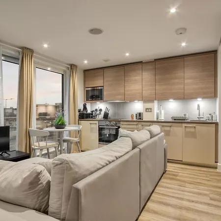 Stunning 1 Bed With Ac Next To Vauxhall Station Apartment London