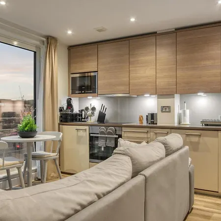 Stunning 1 Bed With Ac Next To Vauxhall Station Apartment London