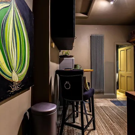 Apartment In Style At Olive 77 Book Your Trip Now *