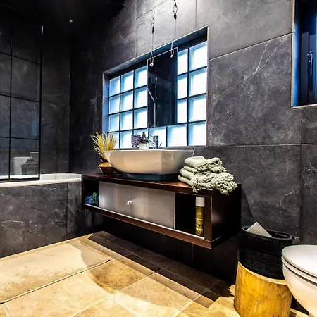 Apartment In Style At Olive 77 Book Your Trip Now *