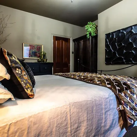 Apartment In Style At Olive 77 Book Your Trip Now Hanwell