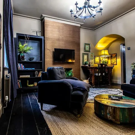 In Style At Olive 77 Book Your Trip Now Apartment