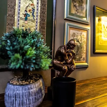 In Style At Olive 77 Book Your Trip Now Apartment Hanwell