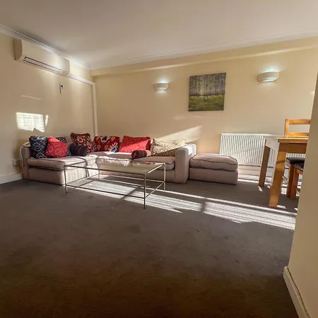 Apartment Refined 2 Bedroom In Londons Elite Mayfair District H10 London