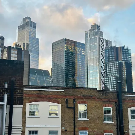 Flat In Aldgate East, *