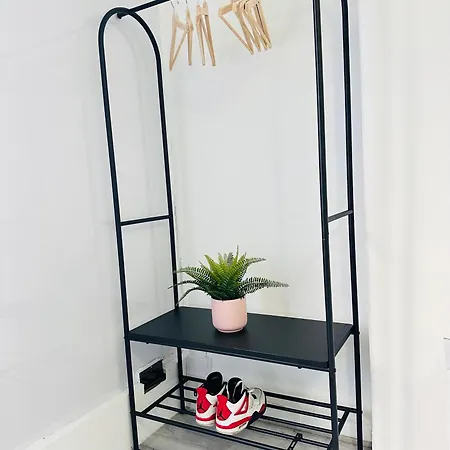 Flat In Aldgate East, * London