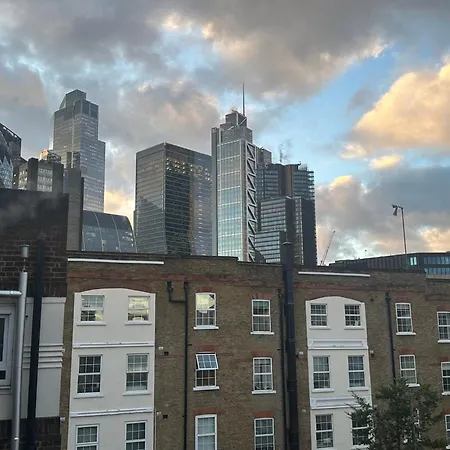 Flat In Aldgate East, *
