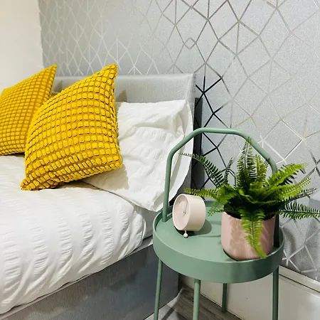 Flat In Aldgate East, * London