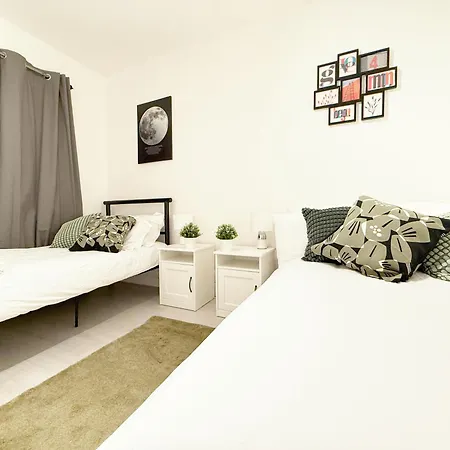 Abodess Near Wembley - 2bdr With Free Parking Apartment