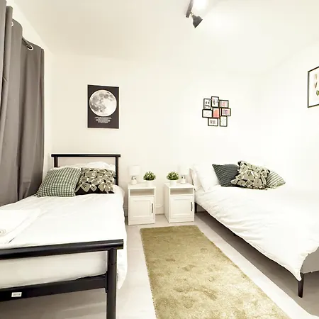 Abodess Near Wembley - 2bdr With Free Parking Apartment