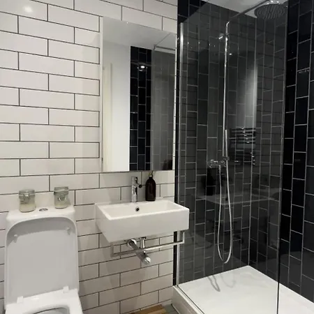 Luxury By Airport London