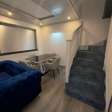 Luxxe House With Hot Tub And Pool Table Uxbridge
