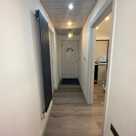 Luxxe House With Hot Tub And Pool Table Apartment