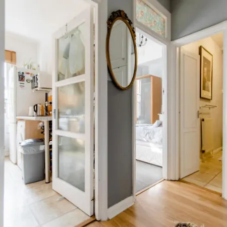 Spacious Double Bedroom In Kensington *