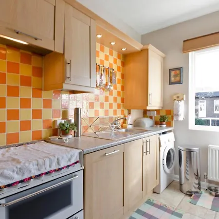 Homestay Spacious Double Bedroom In Kensington *