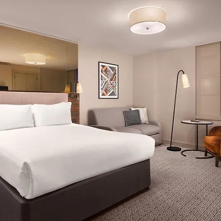 Palace 4*