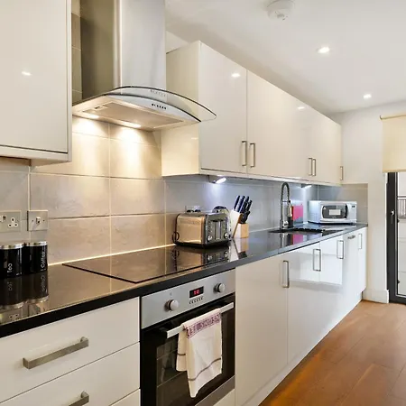 Apartment Modern In Bayswater Free Wifi & Aircon By Aparts *