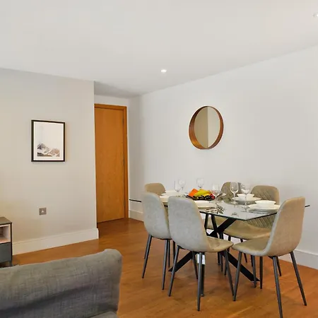 Apartment Modern In Bayswater Free Wifi & Aircon By Aparts *