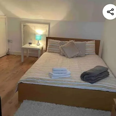 Cama Box Finsbury Park * London
