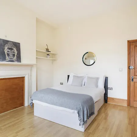 Elgin Avenue Hububb * London