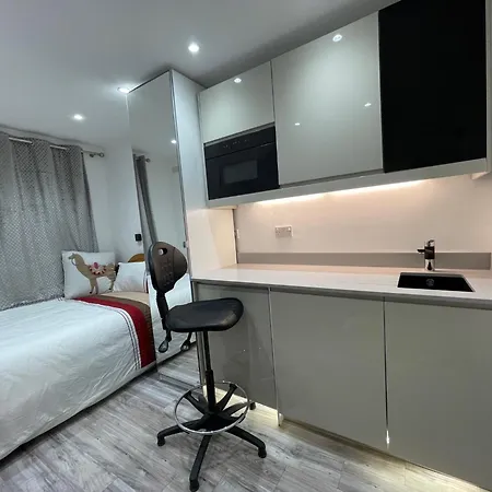 Luxury En-suite 6 Bedroom House - West London * Greenford (Greater London)
