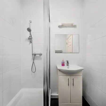 Paddington Modern Apartment London