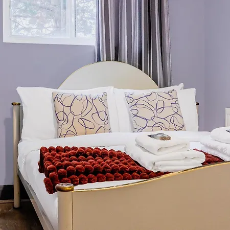 Couple's Getaway 1bdr Near Holland Park London