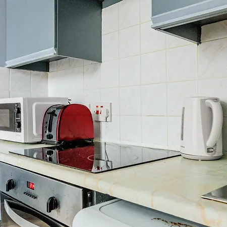 Couple's Getaway 1bdr Near Holland Park Apartment