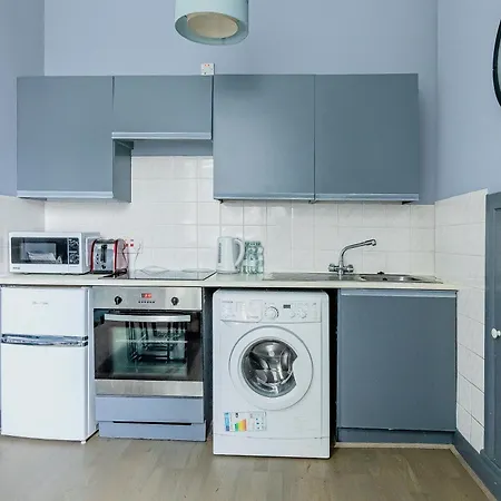 Couple's Getaway 1bdr Near Holland Park Apartment *