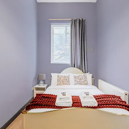 Couple's Getaway 1bdr Near Holland Park * London