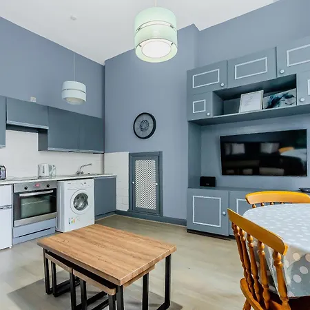 Couple's Getaway 1bdr Near Holland Park Apartment *
