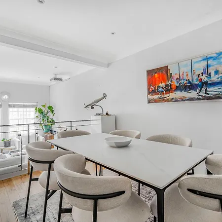 4 Bedroom House With Gym - Behind V&a Museum *