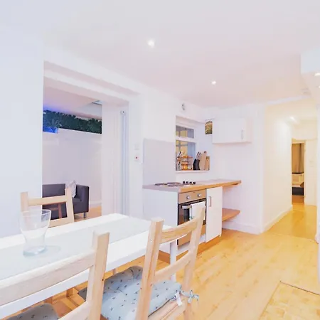 Apartment Charming 2 Bedrooms Flat For 6 In King's Cross London