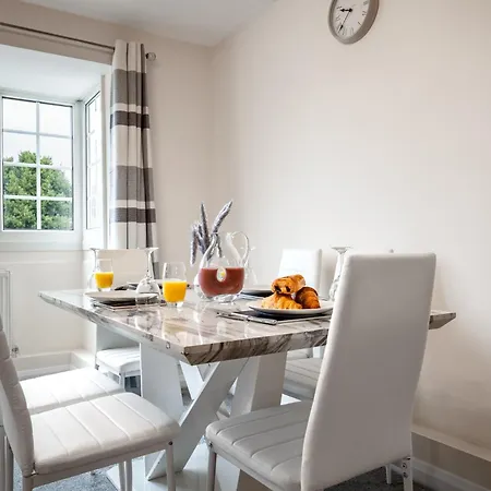 Holiday home Wilkinsons Home-free Parking, Perfect For Contractors & Weekend Getaways, Near Airport & Excel London