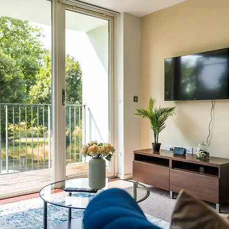 Stylish 2br 2ba Colindale With Balcony Edgware