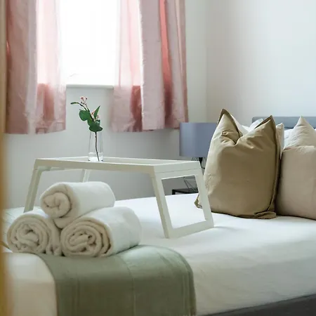 Stylish 2br 2ba Colindale With Balcony Apartment Edgware