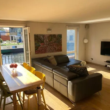 Modern Flat On Regent's Canal