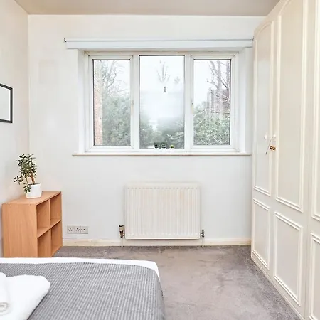 3 Bed With Parking In Maida Vale London