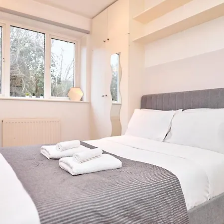 Apartment 3 Bed With Parking In Maida Vale London