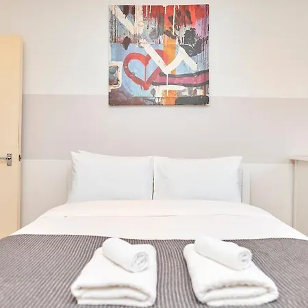 3 Bed With Parking In Maida Vale