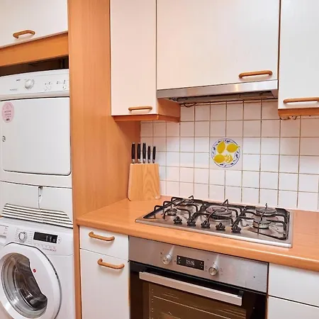 3 Bed With Parking In Maida Vale Apartment London
